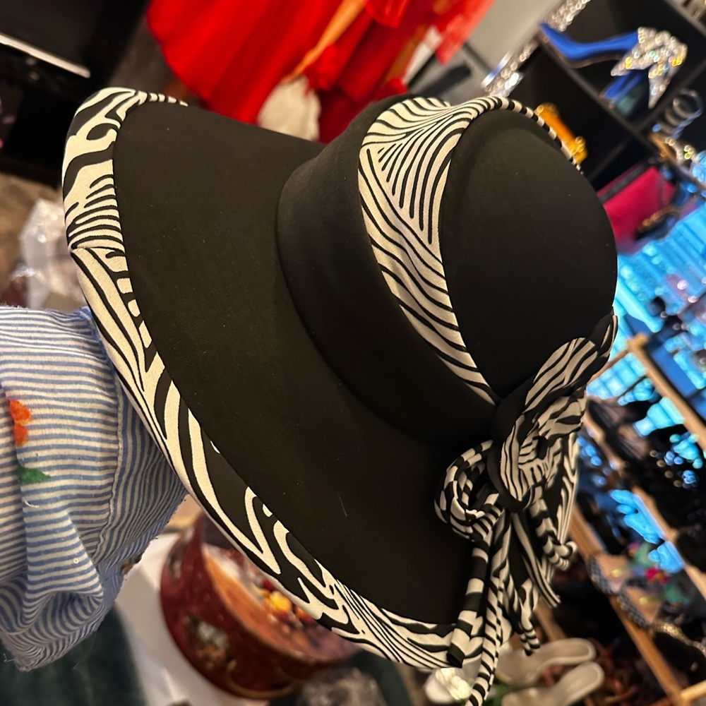 Elegant Black and White Zebra Print Women's Hat
